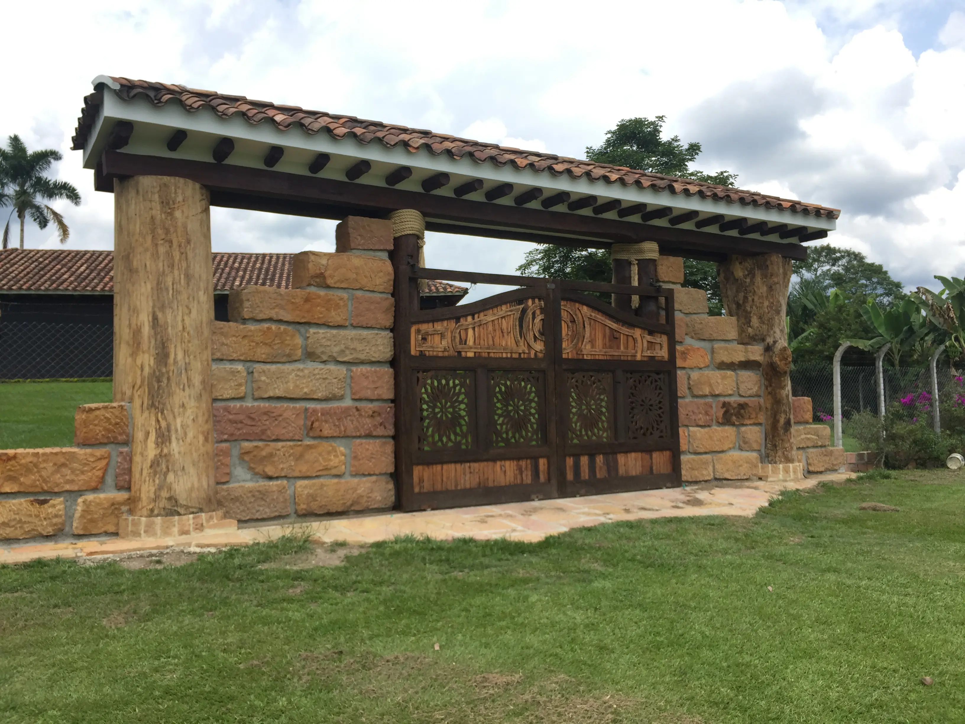 Proyecto Inmobiliario Portadas y Accesos